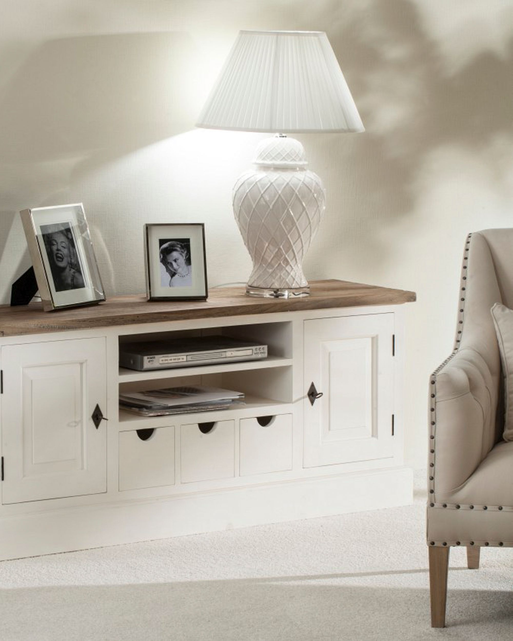 RTV skrinka Brighton 150 x 40 x 65 cm white&natural (hover)