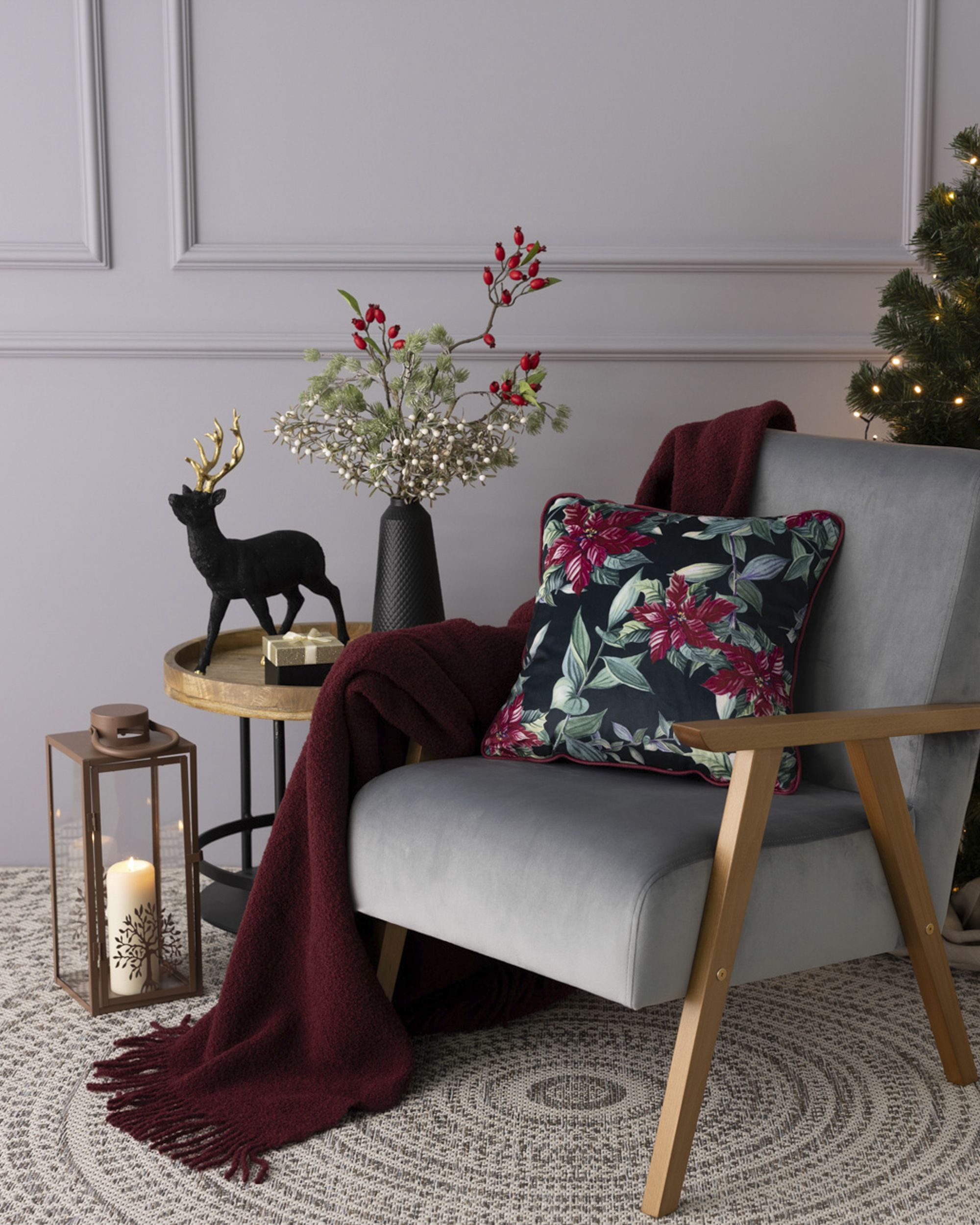 Obliečka na vankúš Poinsettia Elegance 43x43 cm (hover)