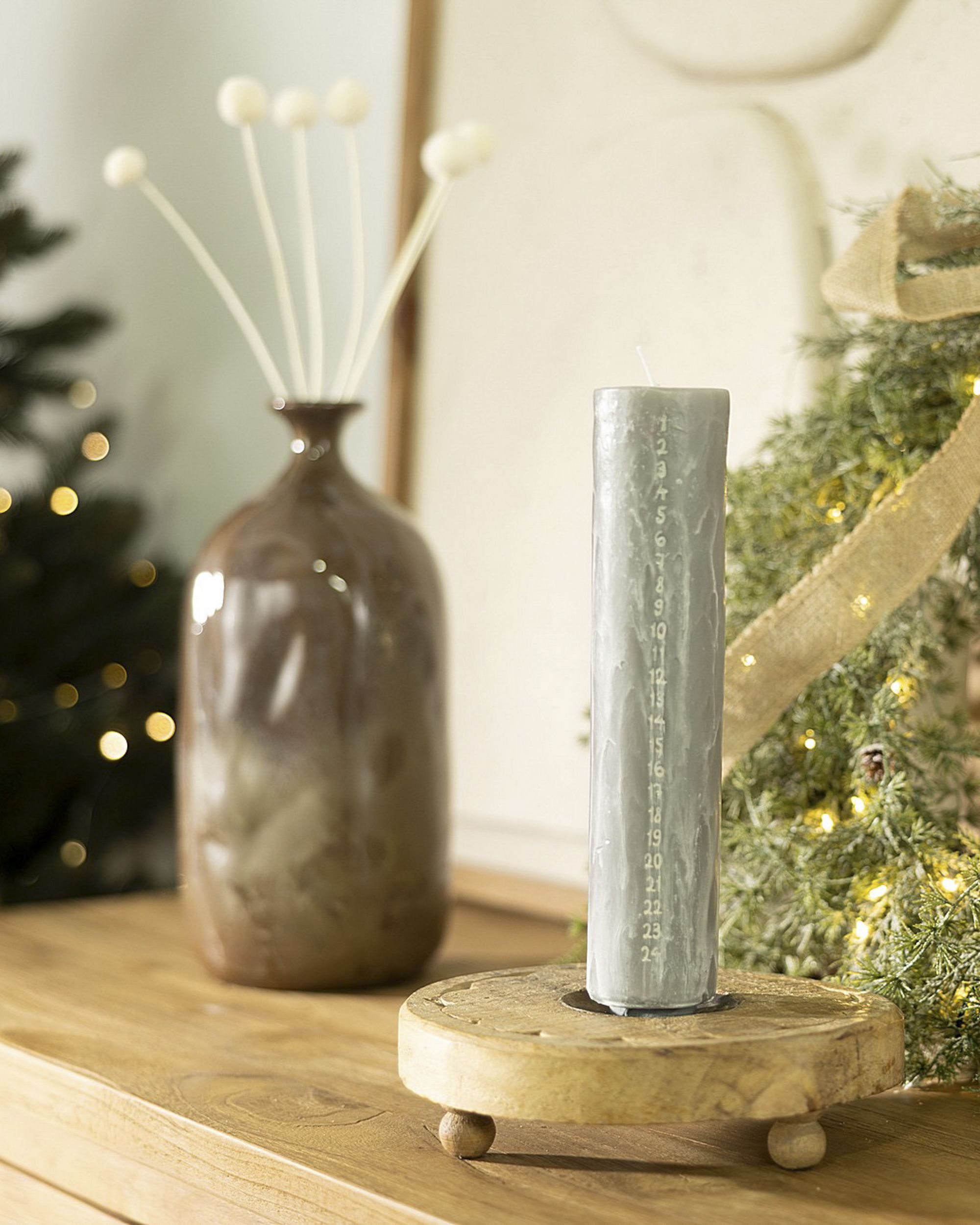 Sivá adventná sviečka 25 cm (hover)