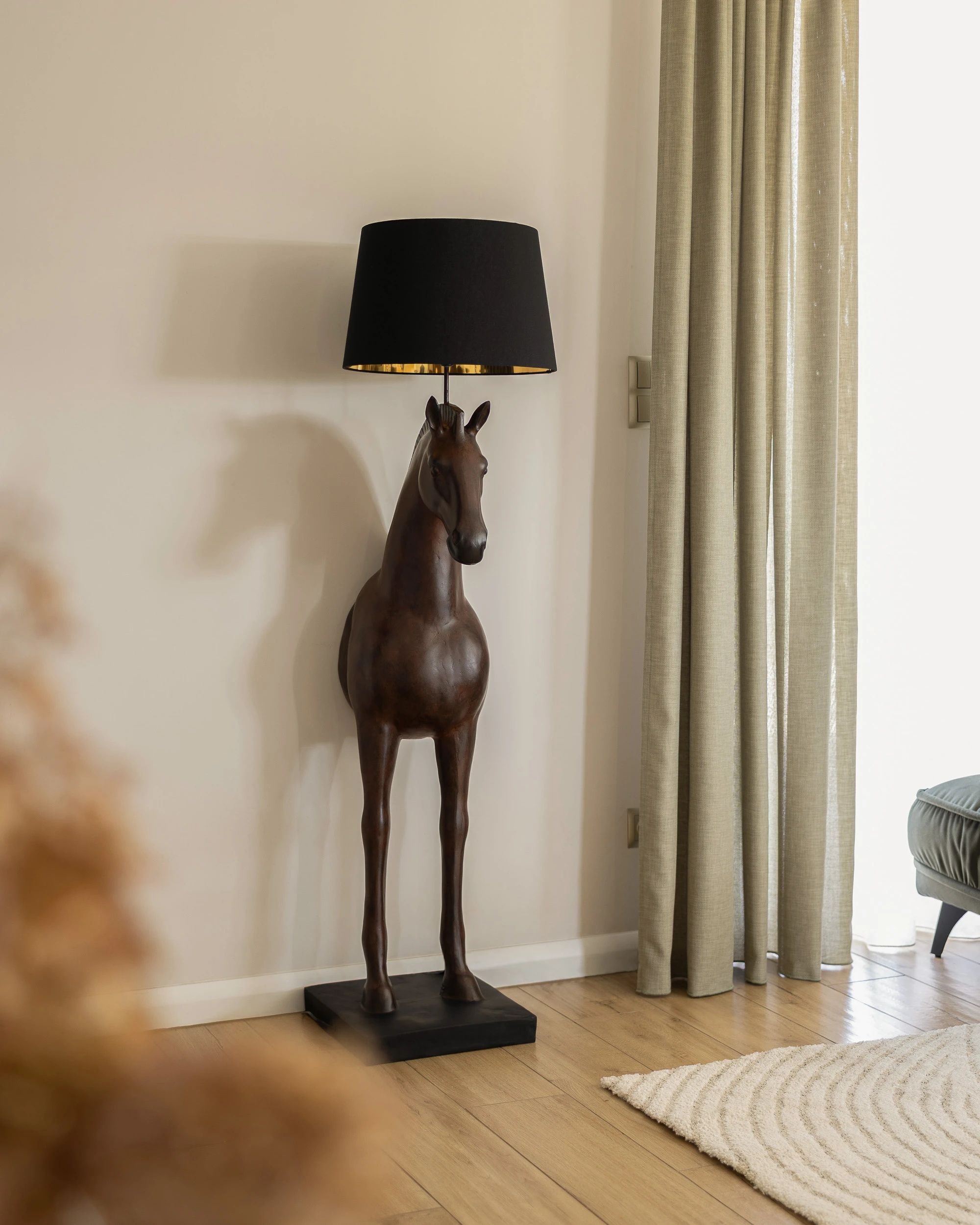 Stojacia lampa Horse 47x40x155 cm (hover)